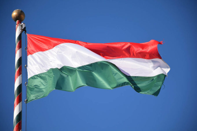 Ungarn – Budapest, Balaton und Puszta Flagge Ungarn